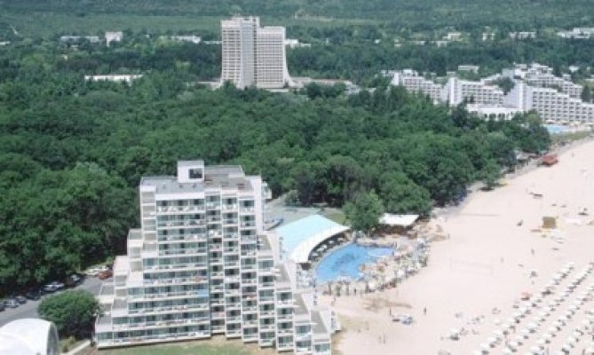 MAE: Potrivit Ministerului bulgar al Sănătăţii, riscul de infectare a apei mării este limitat doar la o zonă din Varna, nu şi la alte staţiuni